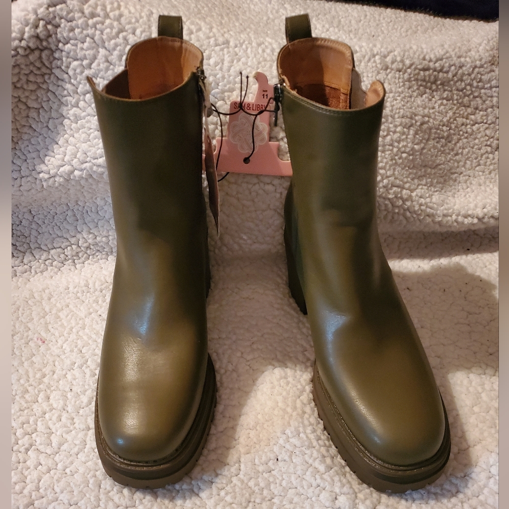 Nwt❤️‍🔥WOMENS HEELED BOOT SIZE 11